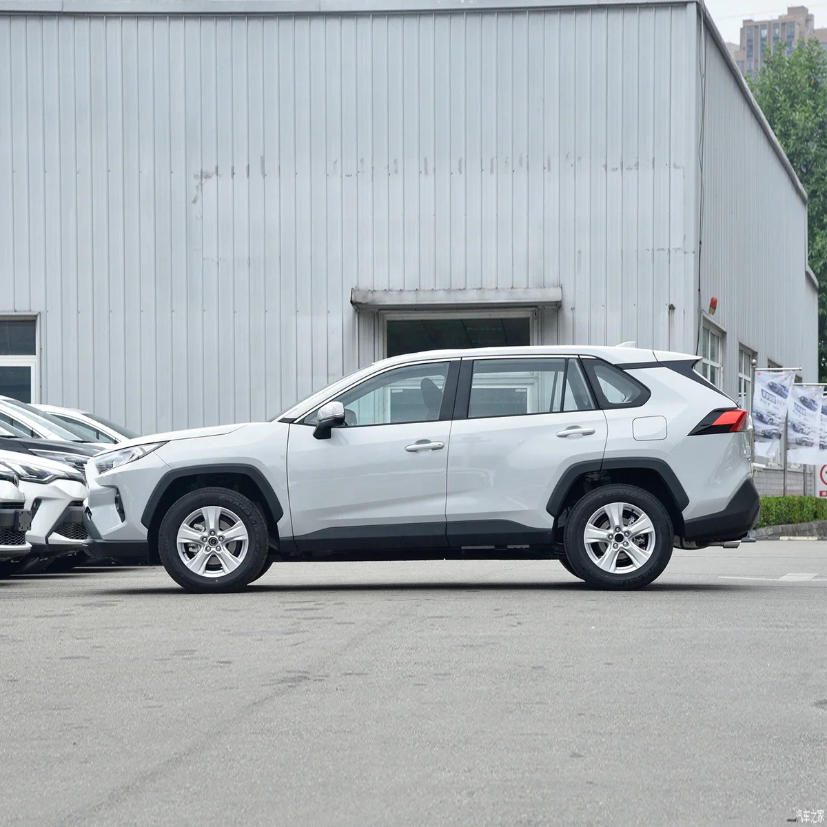 Rav4 дешевые подержанные автомобили TOYOTA для продажи/Подержанные 2010 в наличии большие цены на складе corolla 2013 б/у