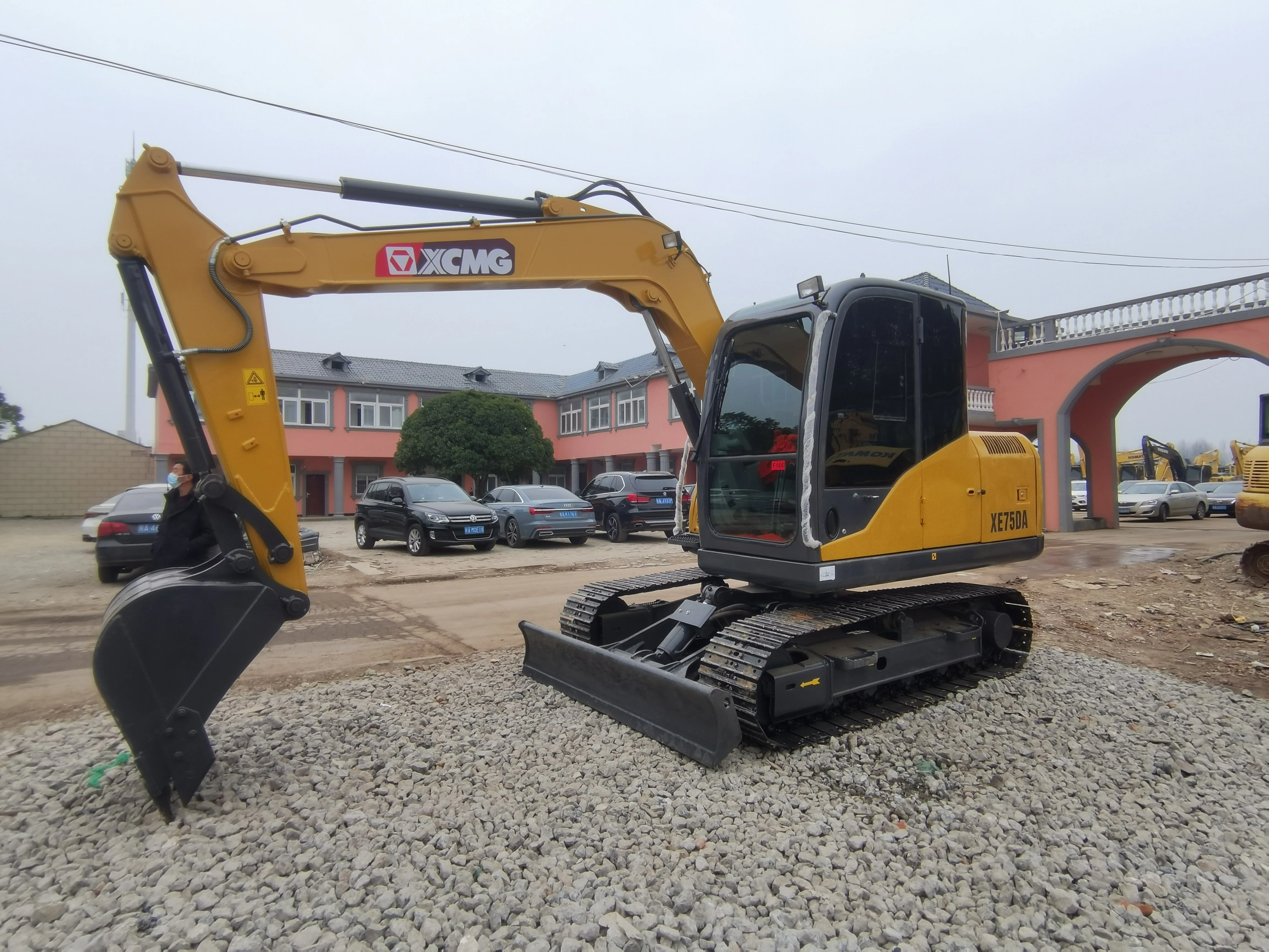 Высококачественный китайский бренд XCMG XE75DA подержанный экскаватор для продажи в