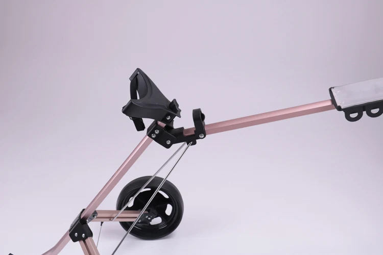 Китайская высокопроизводительная легкая тележка для гольфа с дистанционным управлением на продажу