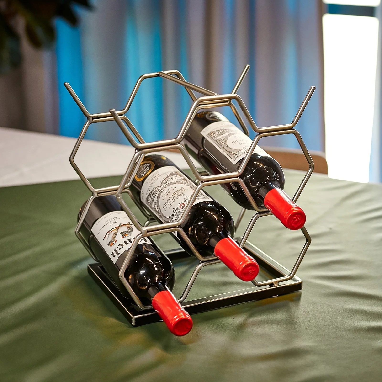 Contemporary Modern Metal Wine Rack 8 Bottles Wine Bottle Holder for Wine Storage