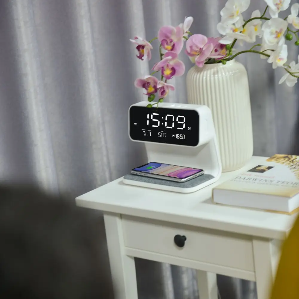 Custom Hot Selling New Style Creative Multifunctional Bedside Lamp With Wireless Charger Time Display Alarm Clock For Home Hotel