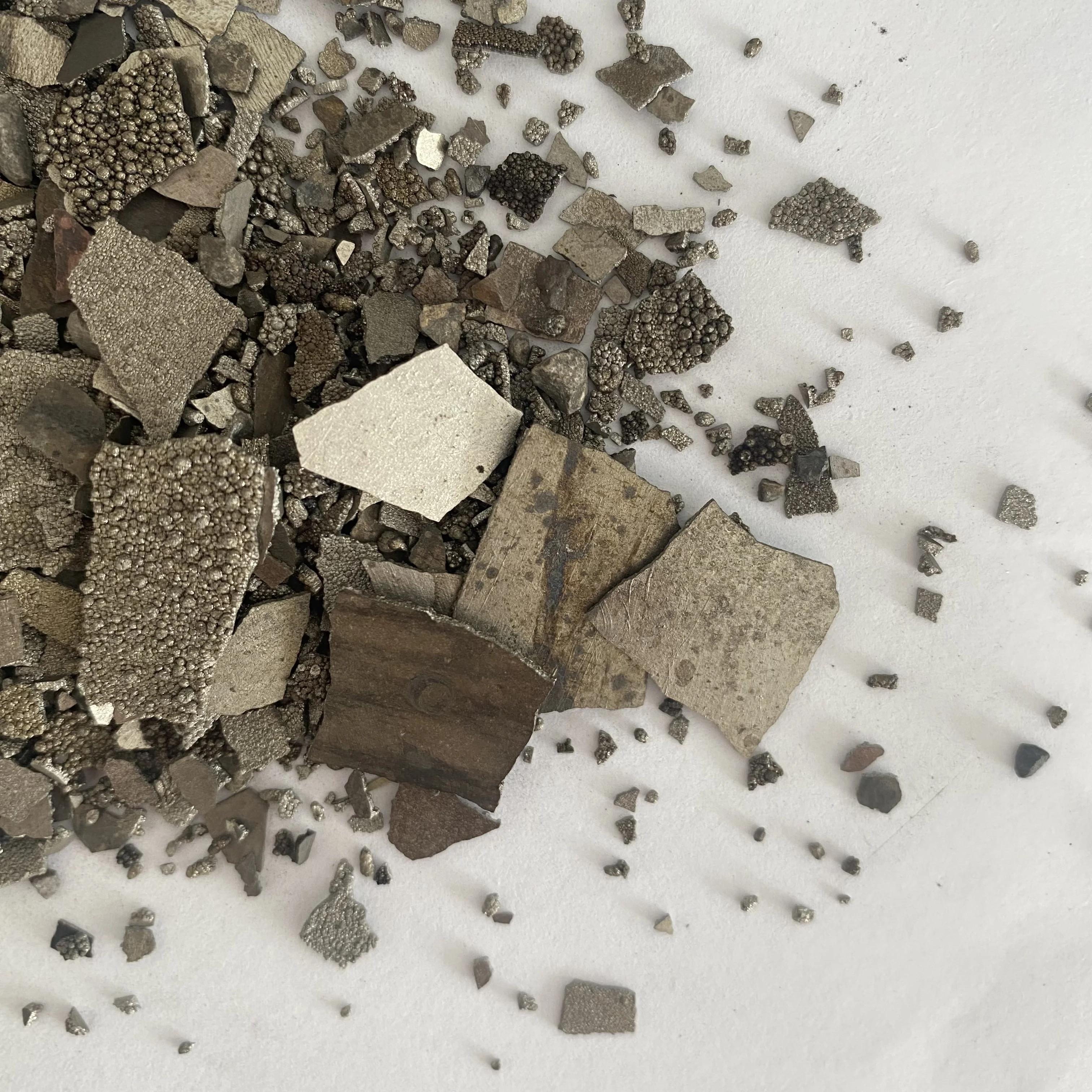 Short Delivery Time electrolytic manganese metal lump electrolytic metal manganese 99.9 electrolytic manganese metal flakes