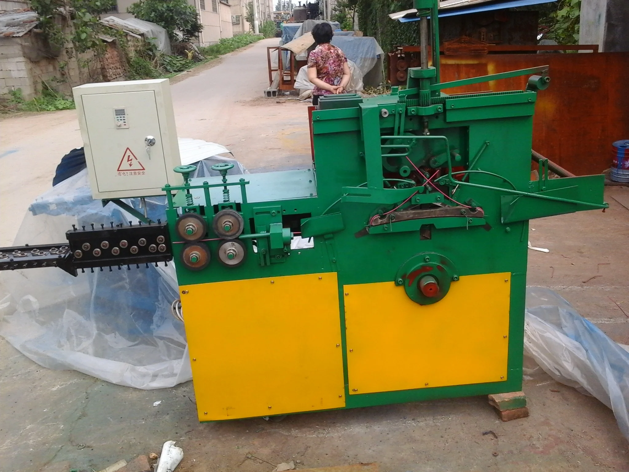 Popular cheap wire hanger making machine manufacturer