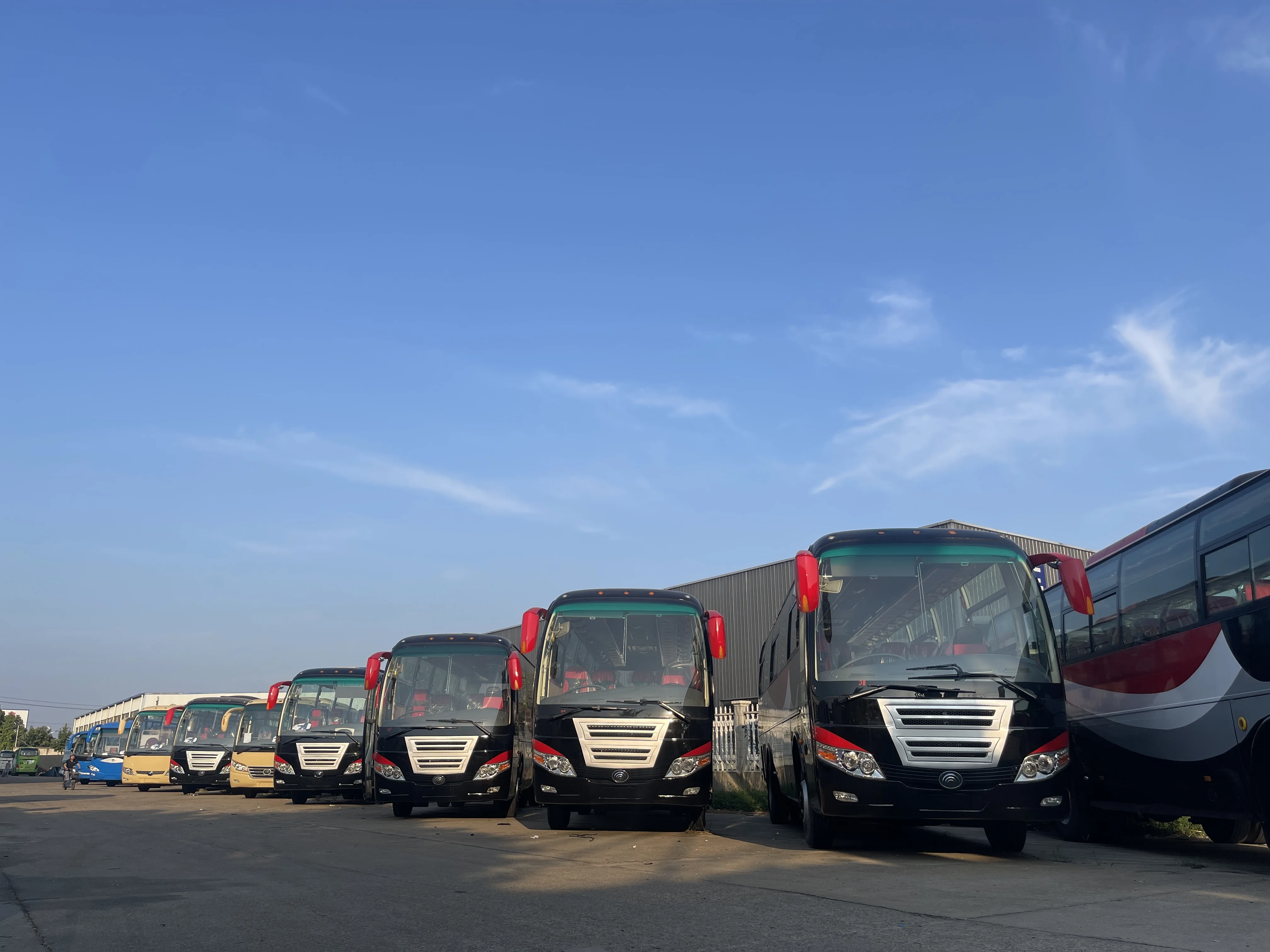 Лидер продаж подержанные дизельные 2021 с левым приводом автобусы Yu tong Подержанный автобусный автобус передний двигатель для продажи