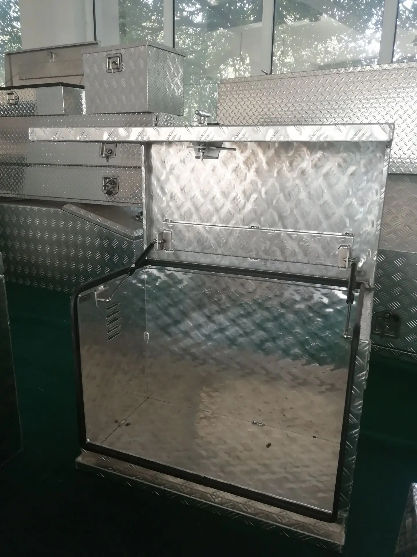 Durable Aluminum Generator Carrier Box