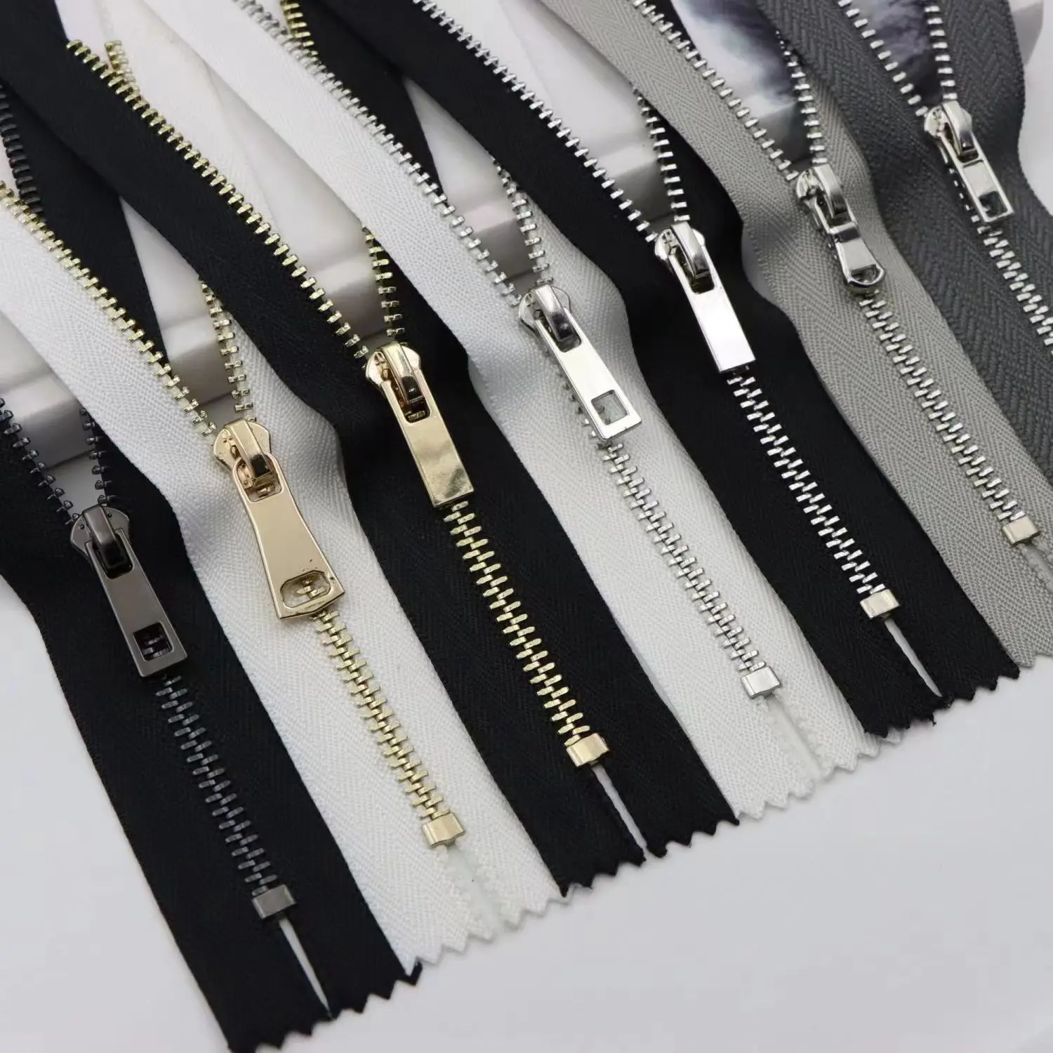 Wholesale #3 #5 #7 Metallic Zipper Metal