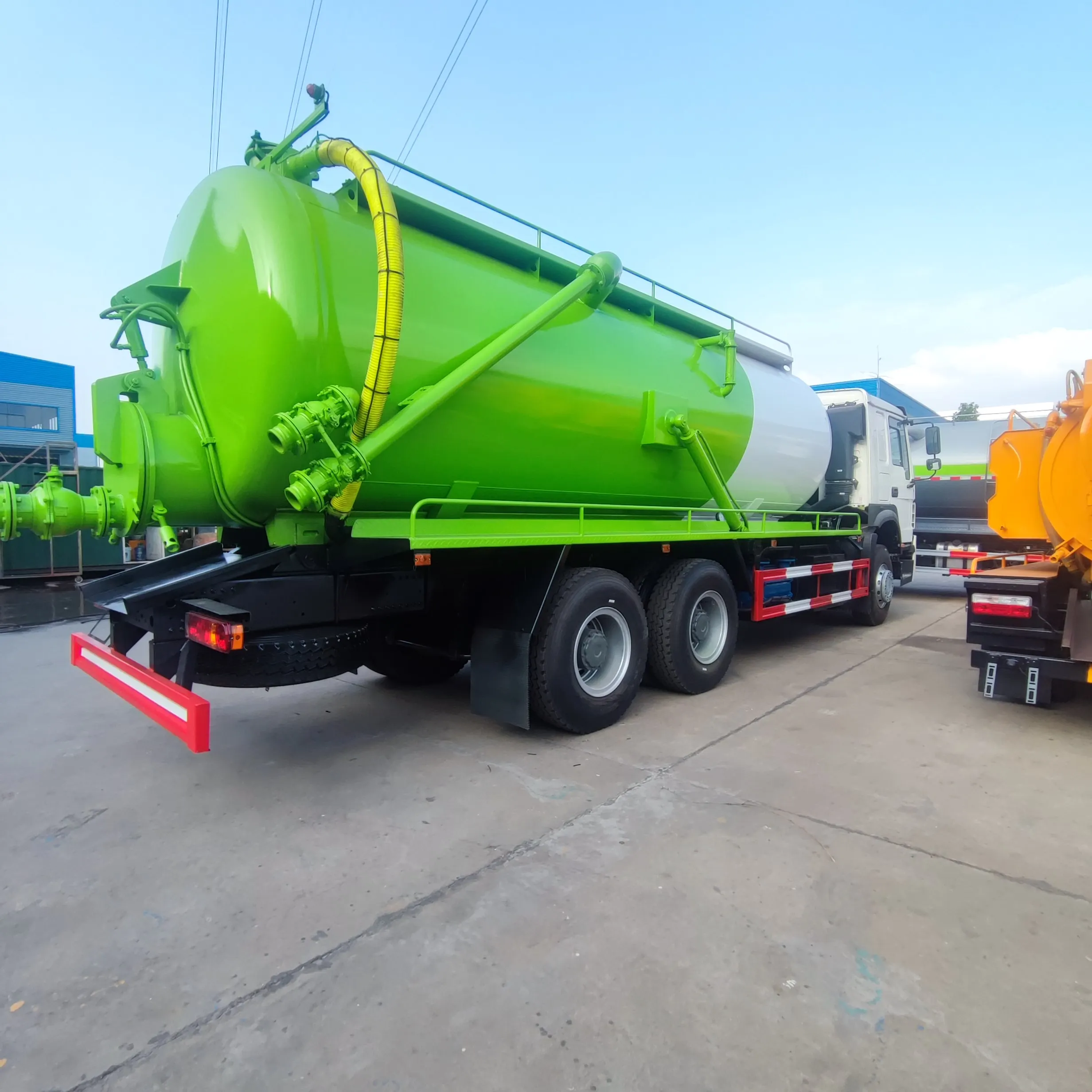 Sinotruk Sewage Suction Truck Cheap 6*4 Wet Vacuum Truck 20 CBM customization Toilet Sucker Truck