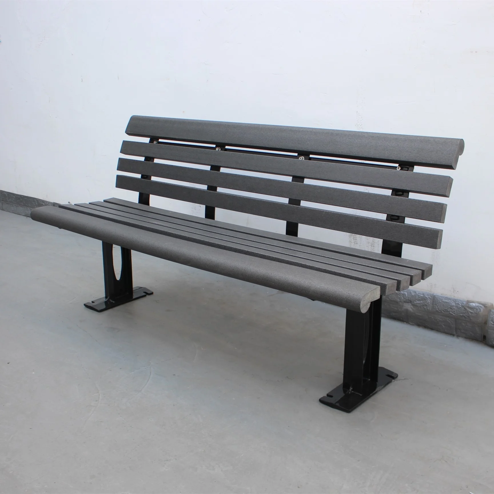 Outdoor furniture street outdoor recycled plastic garden patio bench seating with cast aluminum bench legs