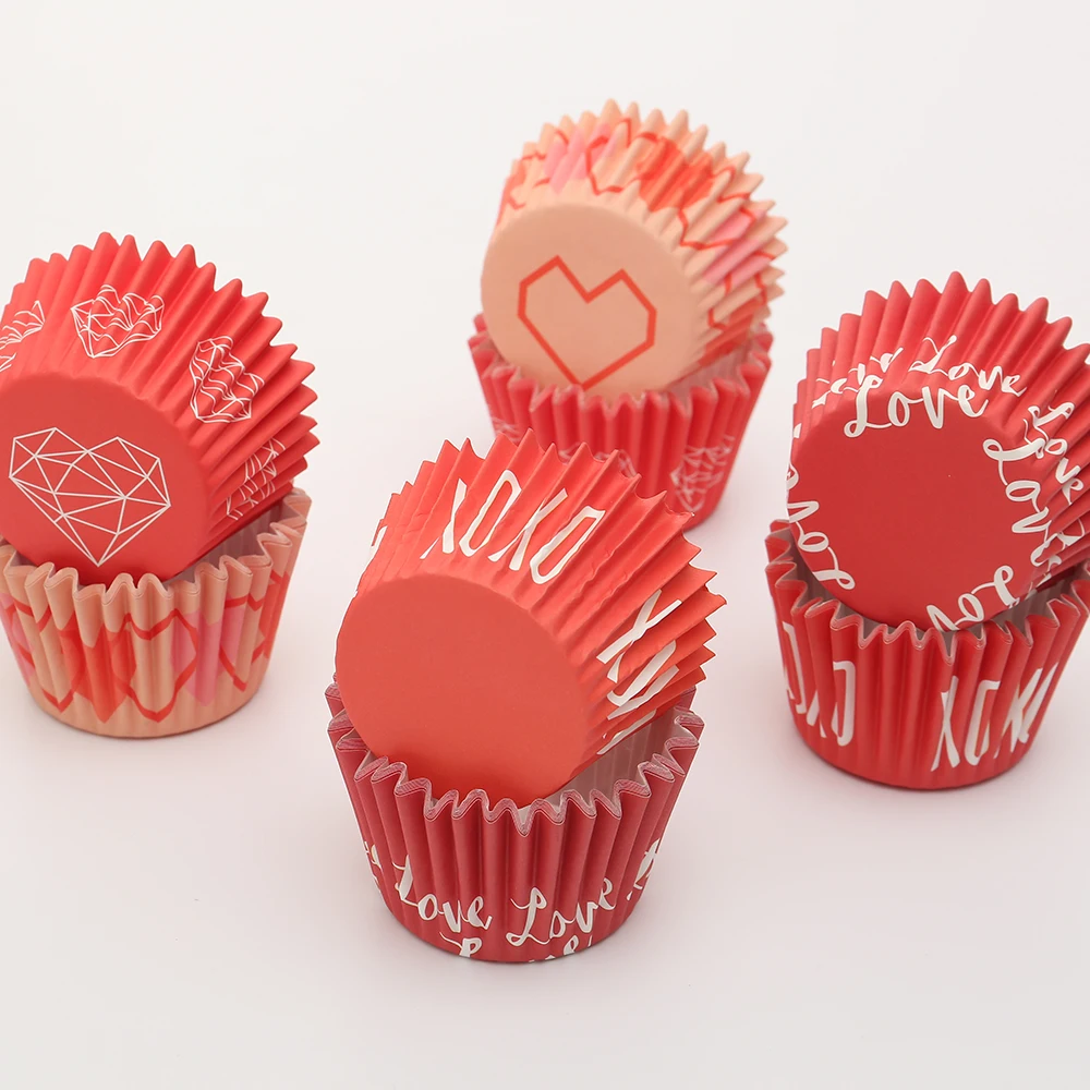 Wholesale 100pcs Good Quality Disposable Muffin Cups Custom Paper Baking Cups Cupcake Liners for Christmas