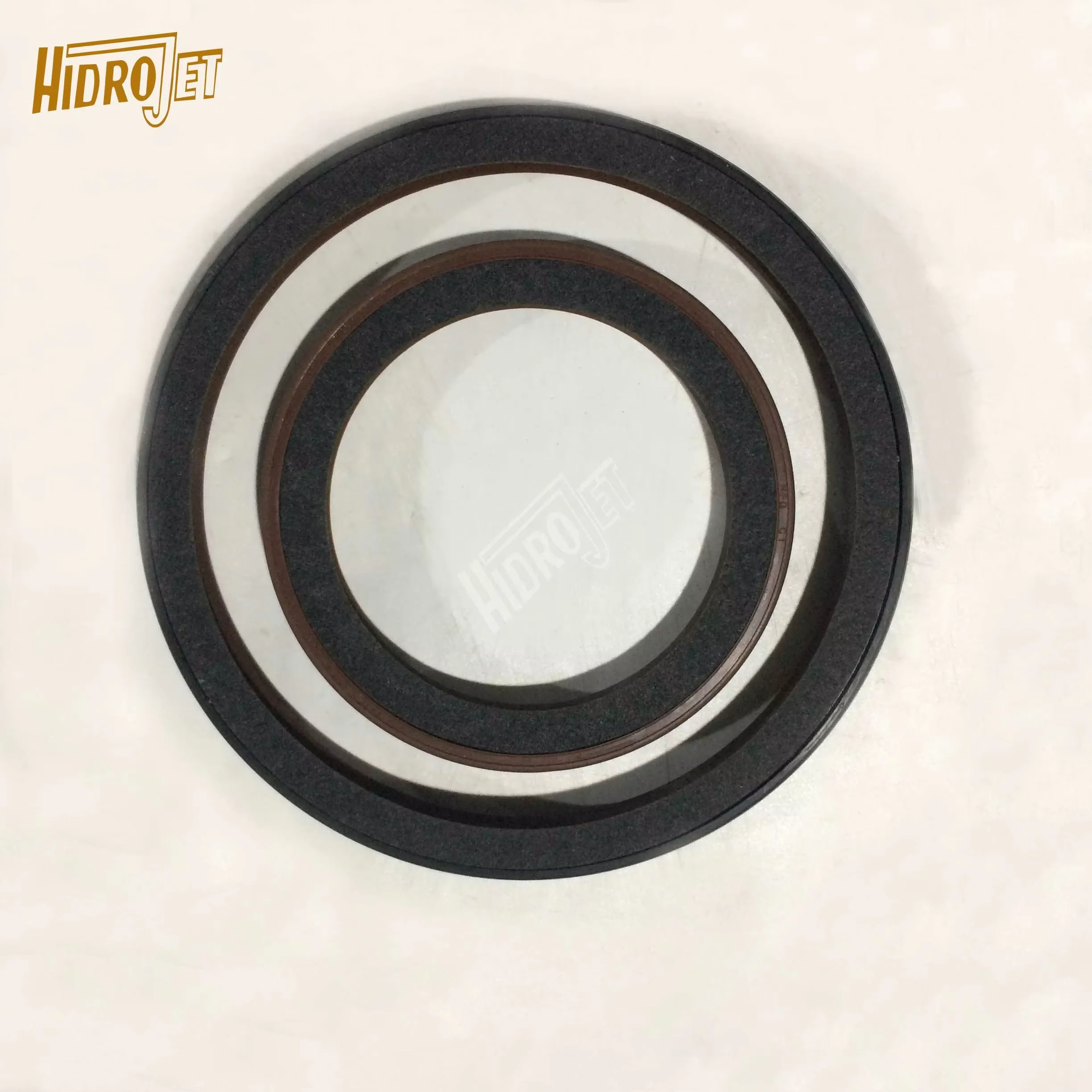 wholesale high quality BFM1013 Shaft lip seal crankshaft 04253373 seal for Deutz LG956L excavator accessory excavator parts