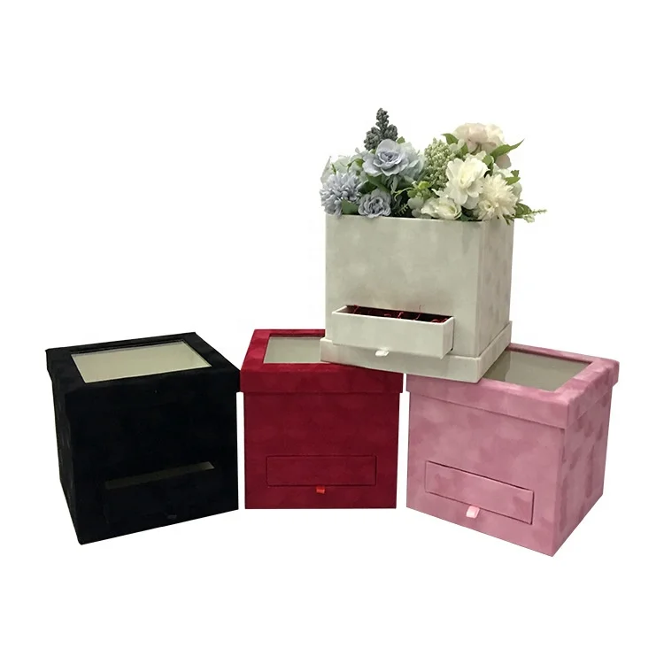 Velvet flower boxes for wedding gift packing