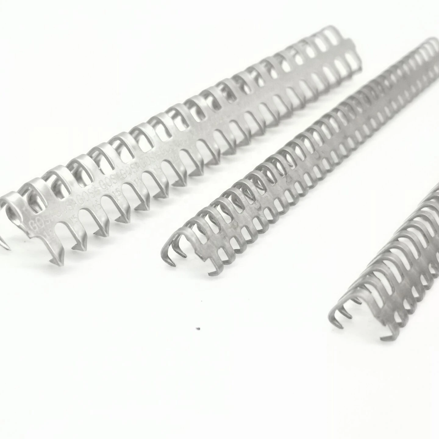 N0.75 Industrial Alligator Staple Fastening System Carbon Steel Conveyor Belt Lacing with Zinc Plated Rivets and Bolts
