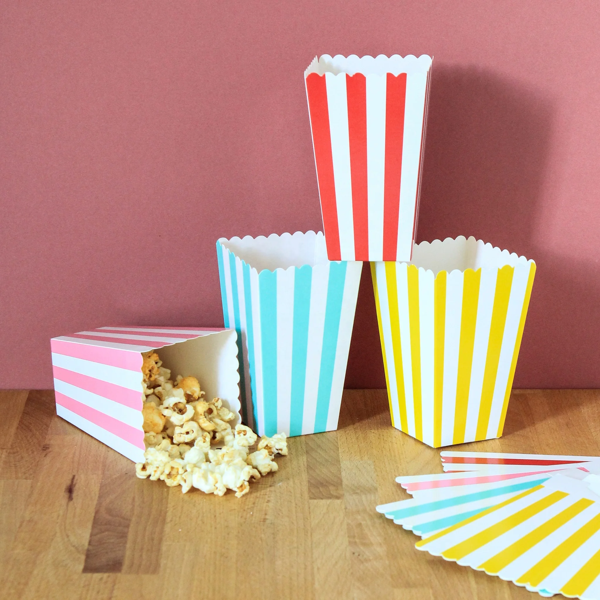 With custom design  Food packaging boxes for popcorn folding  popcorn packaging boxes Paper Popcorn Boxes