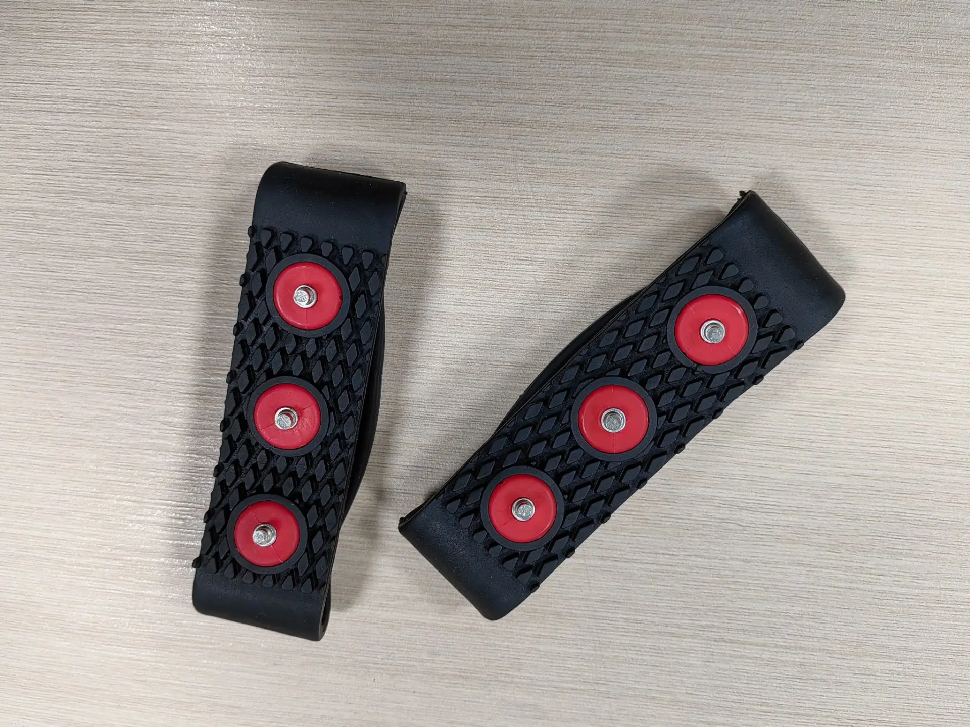 Covered Shoes with Carbide Snow Spike Antislip Comfortable Ice Grip for Athletics Spike Shoes Running-Winter Sports Accessories