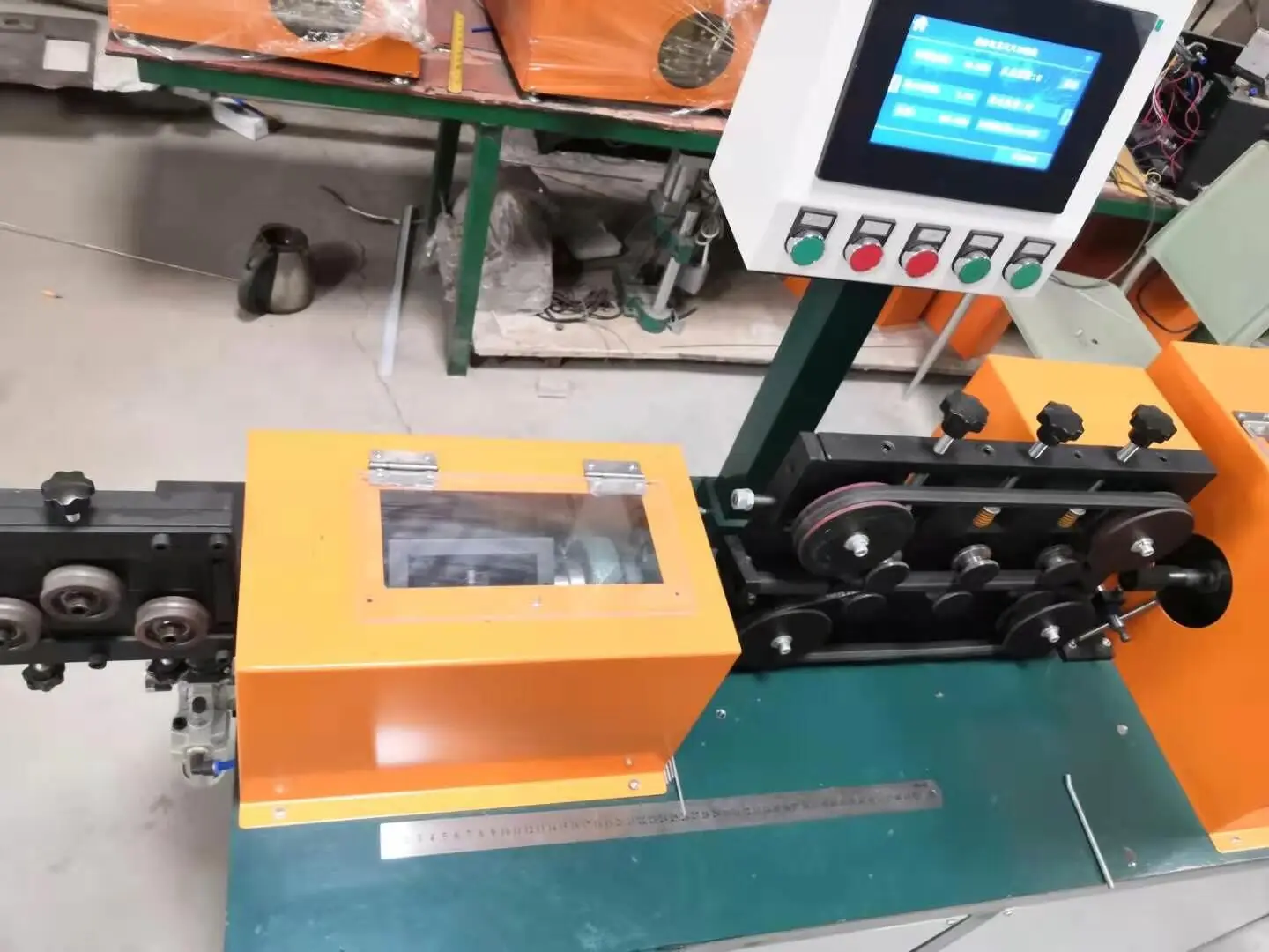 MICC LED display Straightening & Cutting Machine for MI Cable (HAN-999) Good reproducibility of the electrical properties