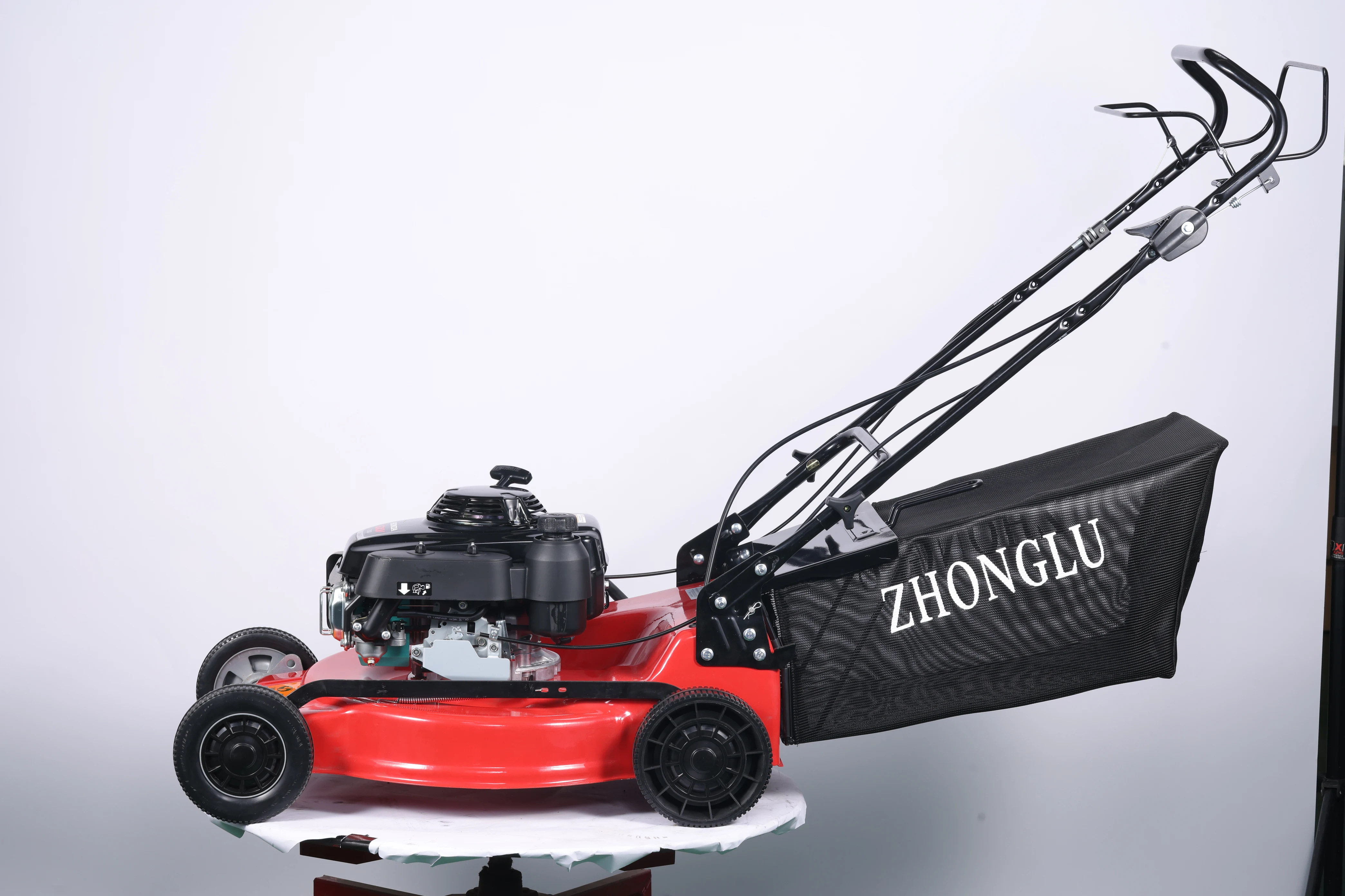 Commercial self propelled lawn mower