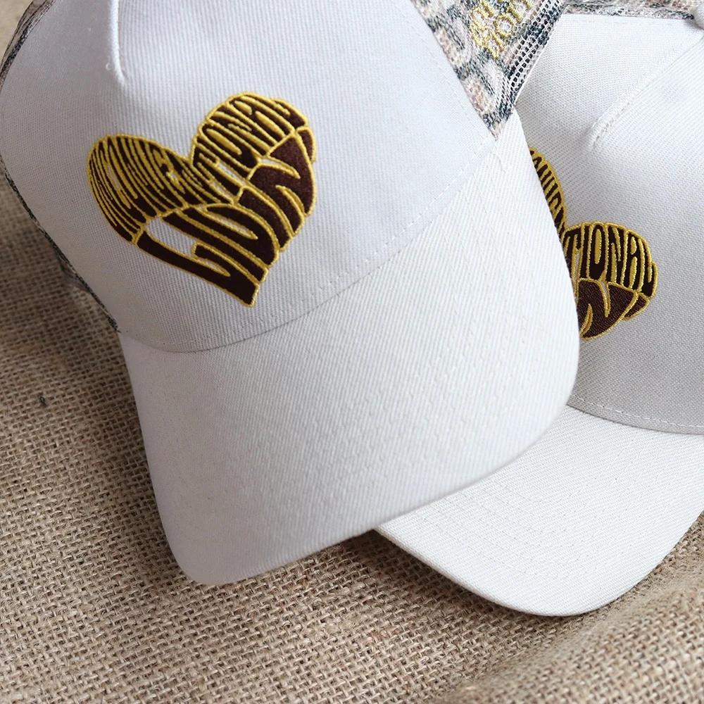 2024 High quality Fashion Custom Logo New Design Curve Brim Mesh Embroidery 5 Panel Trucker Hat for Men and Women