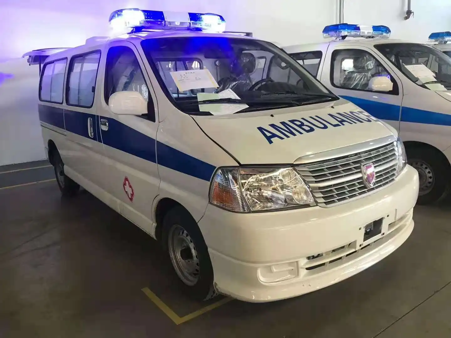Jinbei Brand New Ambulance Vehicle Monitoring ambulance car
