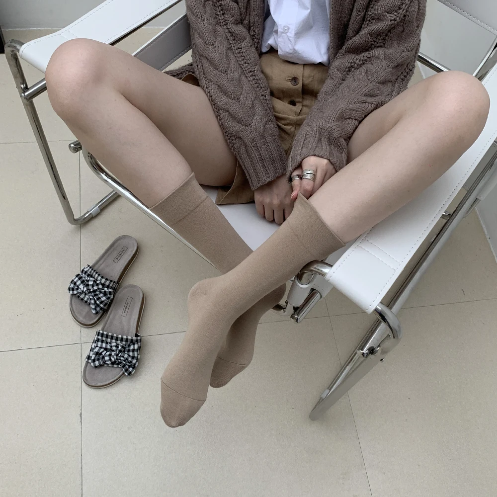 Wholesale Women Fall 2021 Designer Pastel Simple Ladies Compresion Crew Slouch Socks