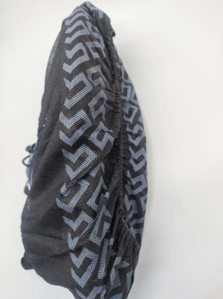 Non woven plastic pp pe black protection shoe covers cpe waterproof medical anti slip disposable shoe cover