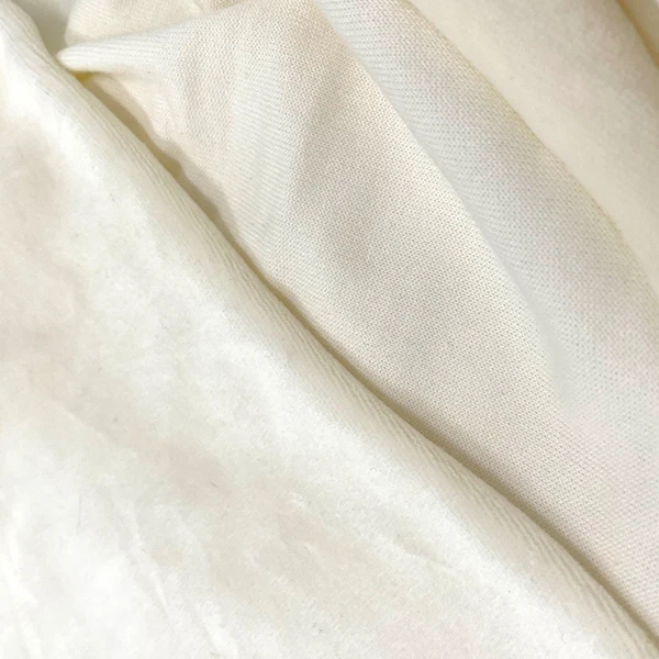 China Factory Manufactures Polyester Printed Fabrics Floral Colorful Flannel Fabric Toy Fabrics  For Garment