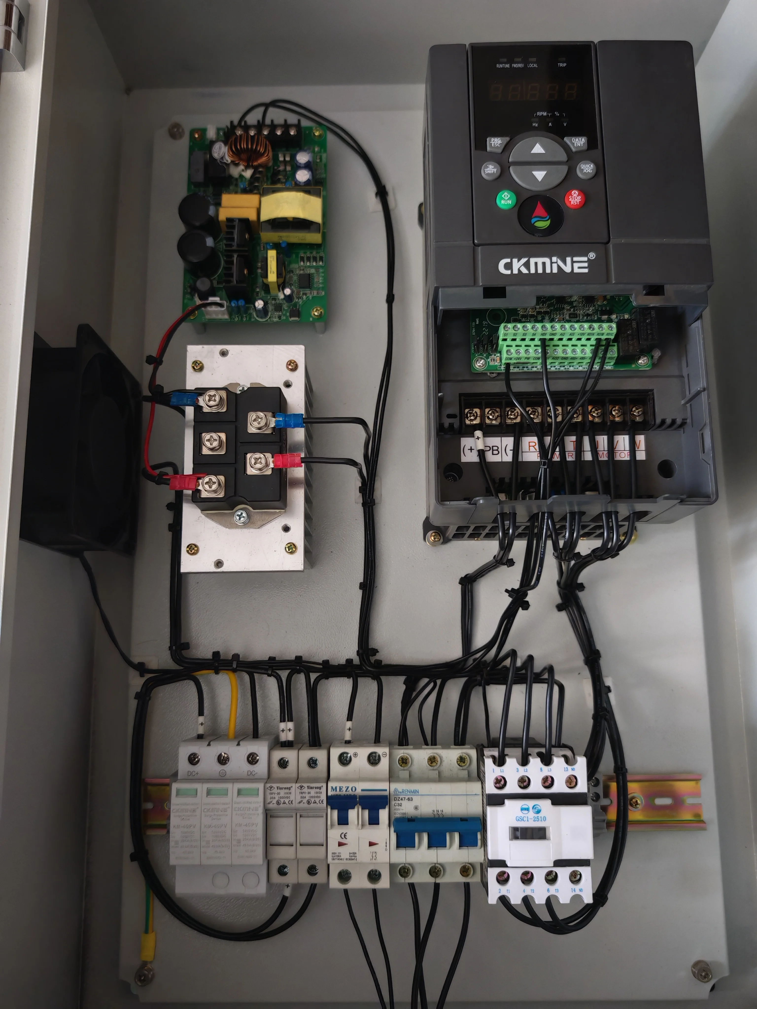 CKMINE 0.75-500kw 15kw PV Water Pump Inverter Solar Panel 900V Variable Frequency Drive 380V 7.5kw for deep well Pumping