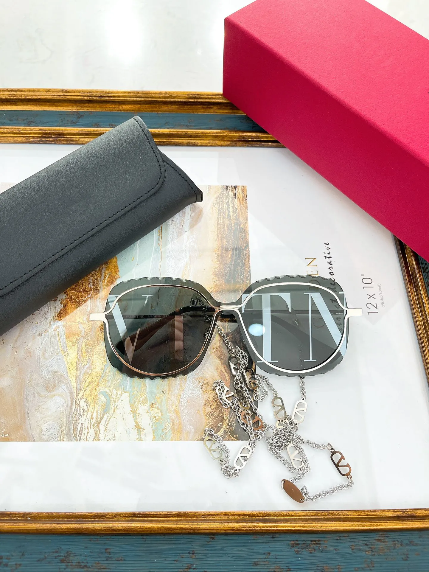 Square simple fashion sunglasses tide Korean personality big frame round face thin glass bottle manufacturer dubai