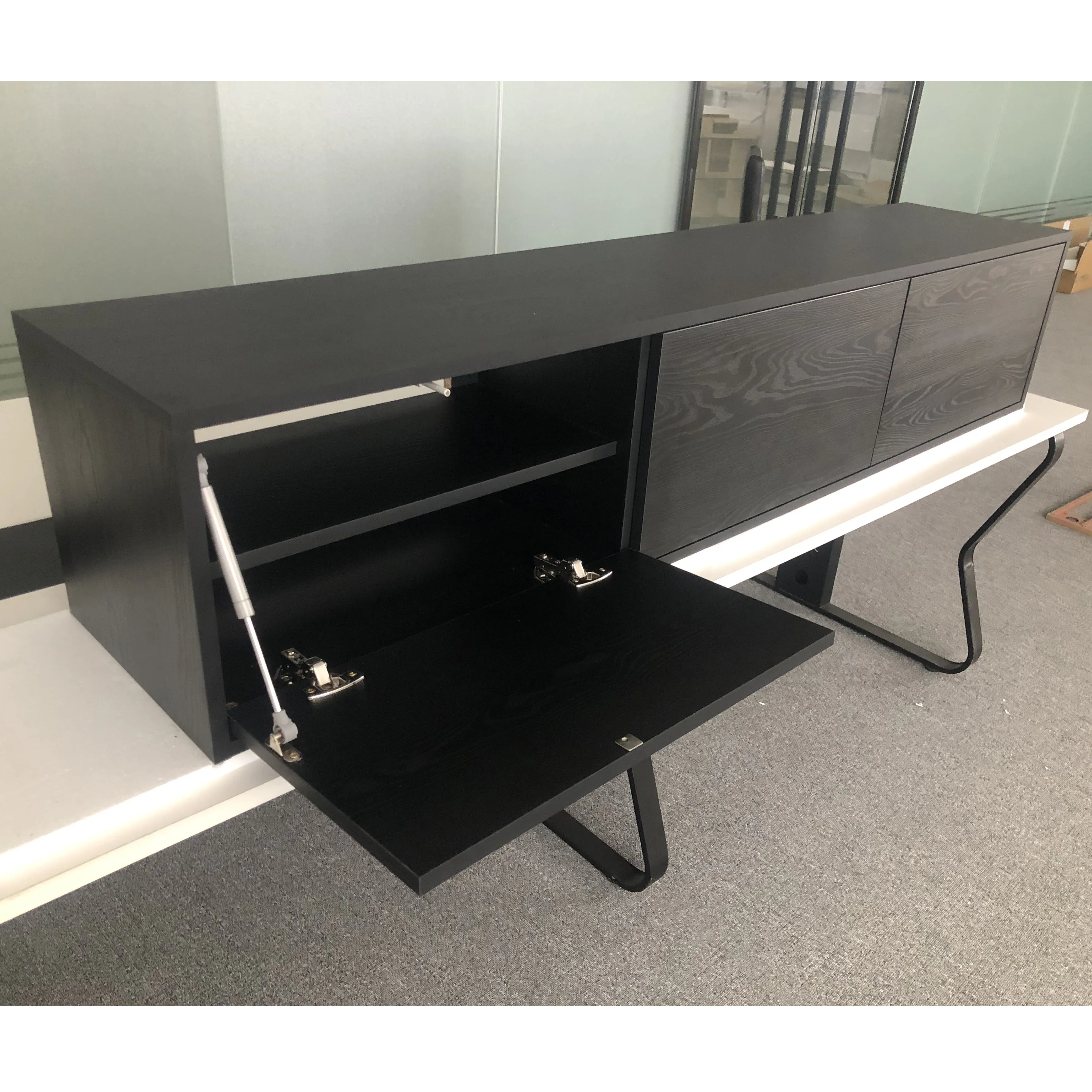 Modern Living Room Furniture Black Oak Veneer Wooden TV Cabinet with 3 Doors Wall Mounting Storage Cabinet