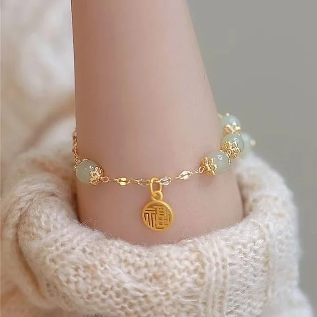 Bracelet girls natural Hotan Jade devotes herself to the youth small red books are clear retro and small people design gifts