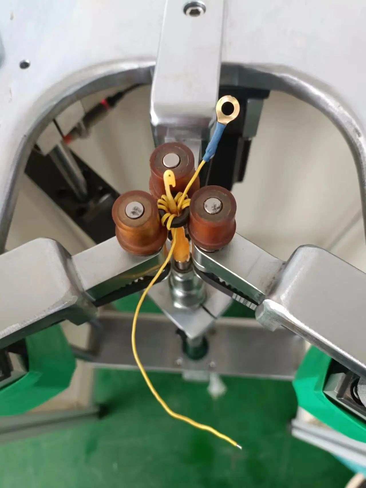 Multi purpose electric  pneumatic toroidal hook type coil winding machine for transformer and inductor with wire diameter