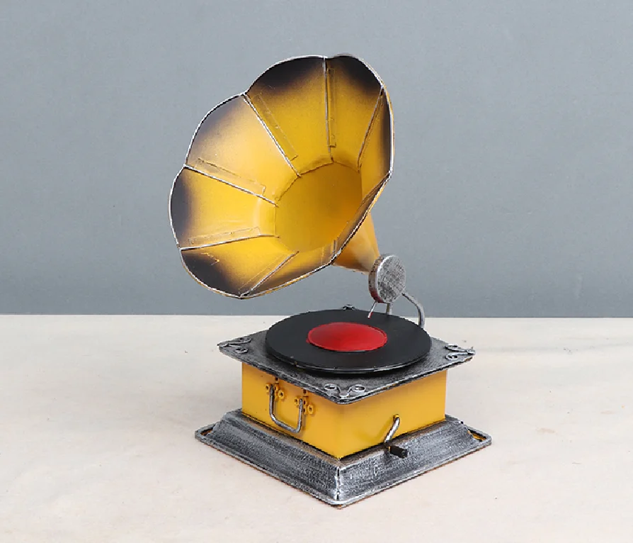 Hot Selling Home Retro Decoration Metal Crafts Creative Photography Props Disc Record Player Vintage Gramophone Model