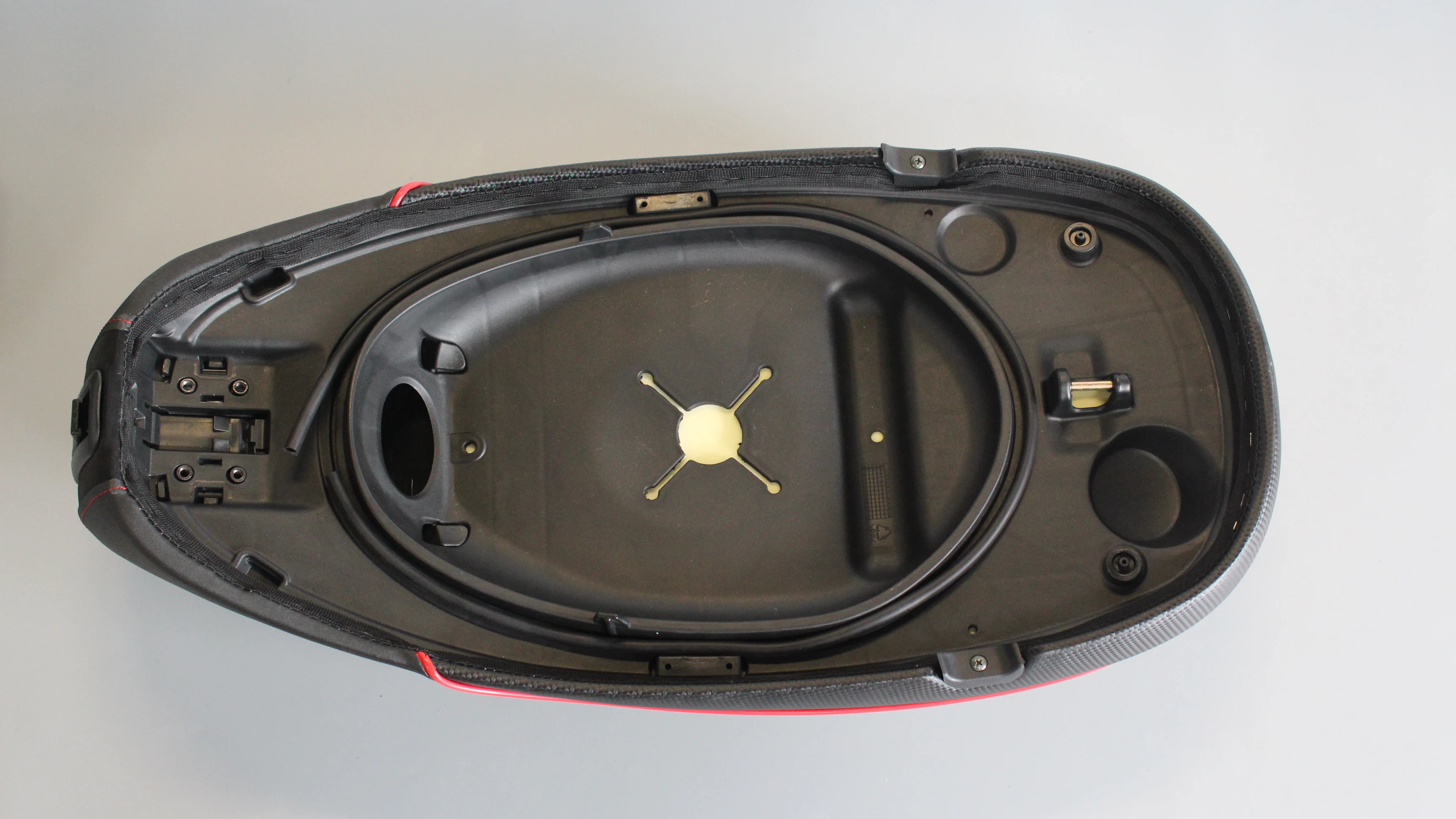 Vespa scooter body parts custom sport seat cushion scooter soft seat OEM for Piaggio Sprint Primavera IGET 125 150cc