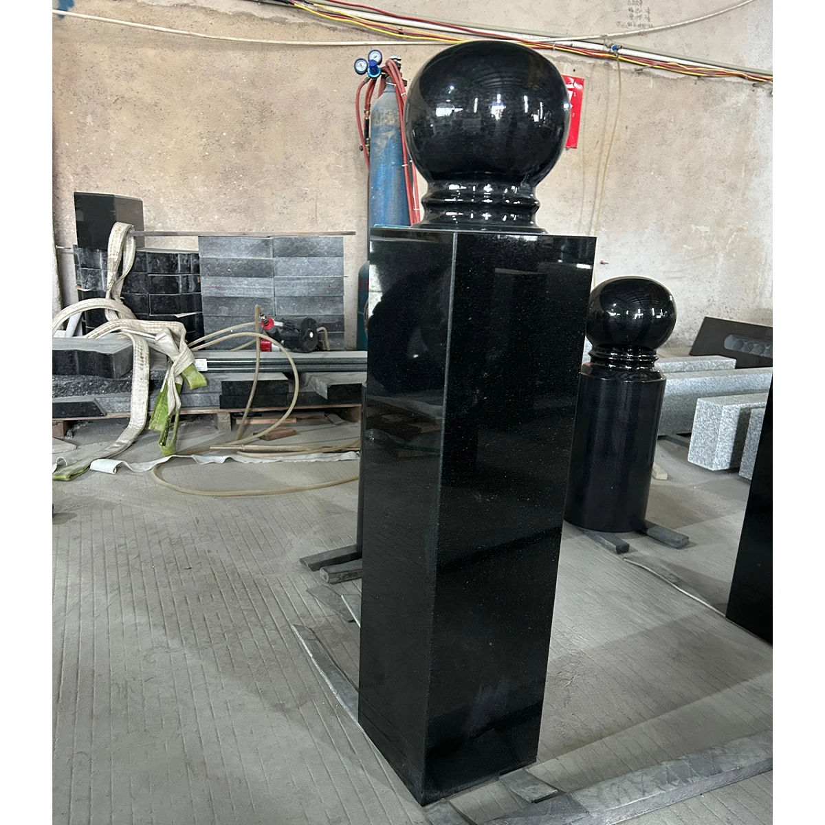 Wholesale custom natural stone fences rectangular cylindrical black granite fences