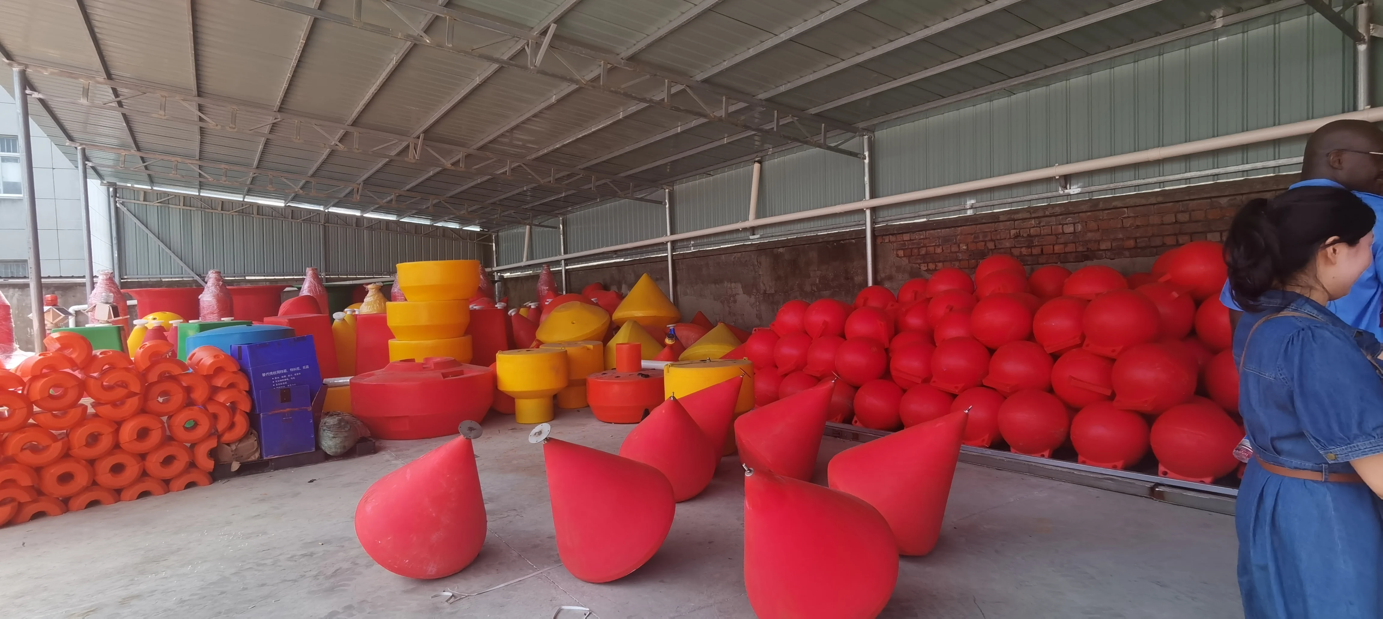 Best Price for Navigation Buoy LLDPE Offshore Channel Entrance Marking Buoy with Solar Light