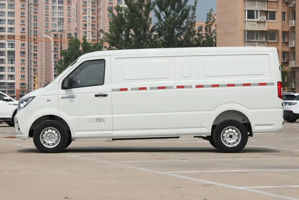 Urban Delivery Cargo Van All-Electric 2 Seats 41.86kWh Logistic Express Transportation Van Remarkable Payload and Cargo Space