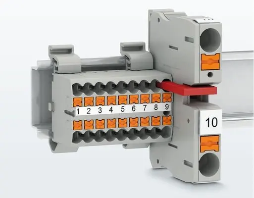 Connection-ready distribution blocks with push-in connection,