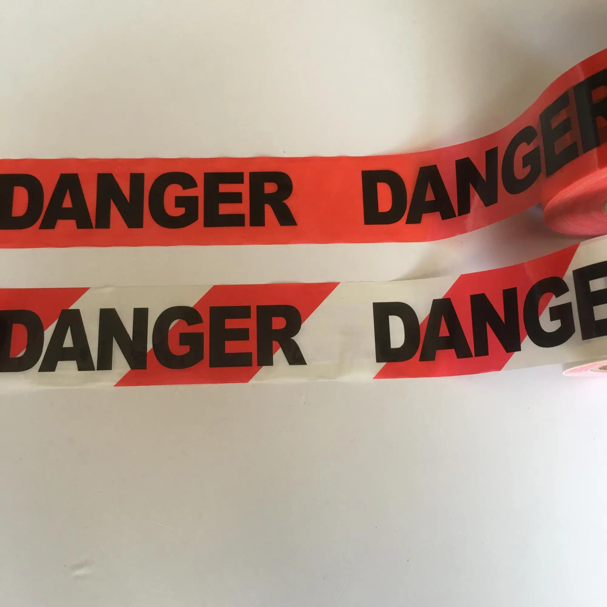 Factory Supply PE Red and White Caution Warning tape Safety Marker Barrier Tape