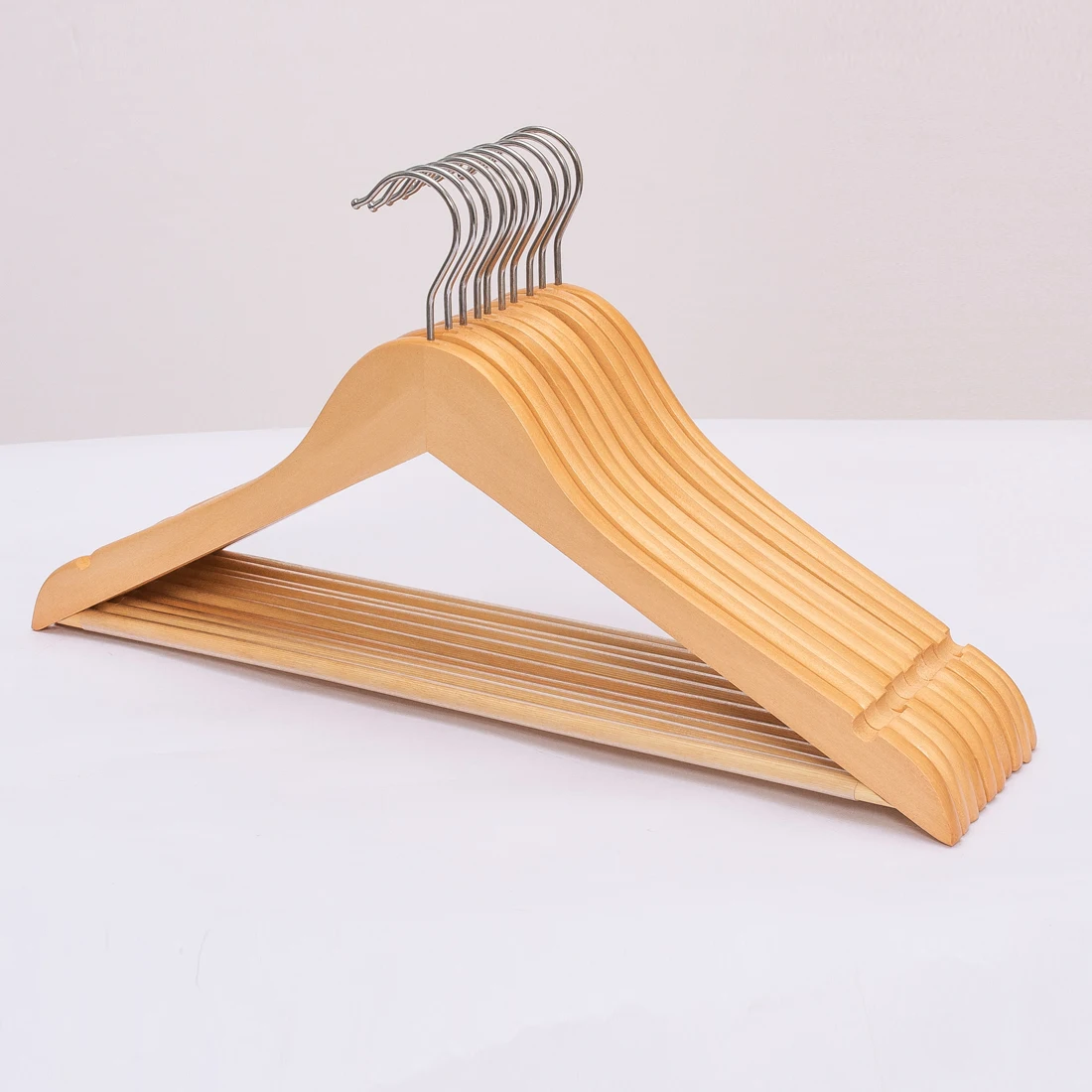 Classic Style Factory Price Wholesale Top Quality Cheap Wooden Hangers For Clothes