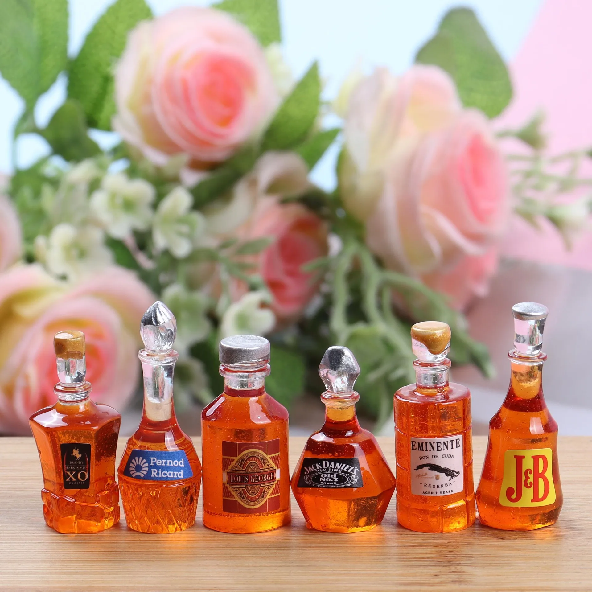 Resin mini red wine bottle phone shell pendant hairpin decoration handmade DIY materials mini bottle