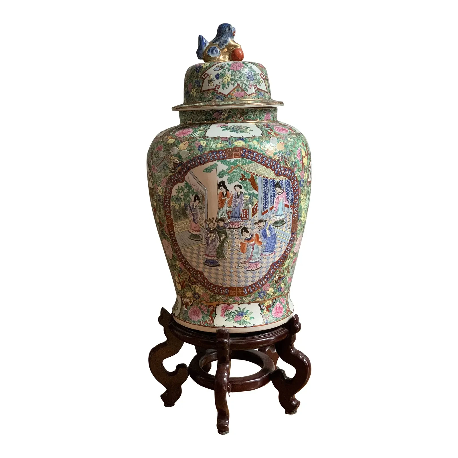 Antique Chinese porcelain jars and vases hand painted with traditional designs and decorative flowers in various styles and size