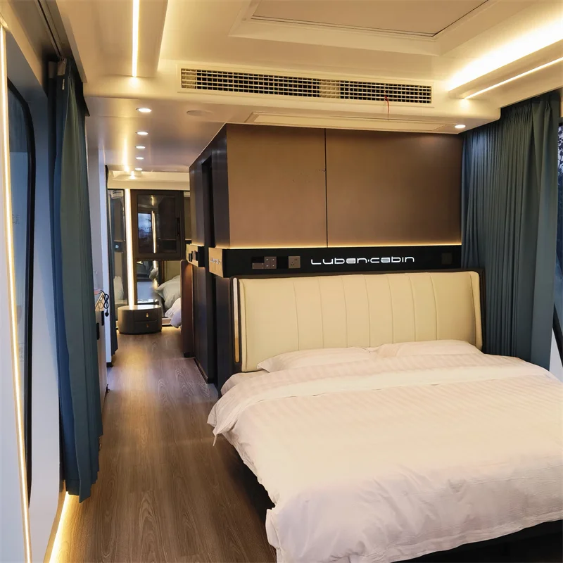 Modern Luxury Prefabricated Steel Villa Intelligent System Space Capsule with Luxurious Camping Capsule Design
