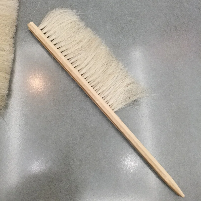 Beekeeping Plastic Hair Bee Hive Brush Comb Beekeeper Beehive Tool Equip Equipment (Double Row) with Wooden Handle Beekeeping