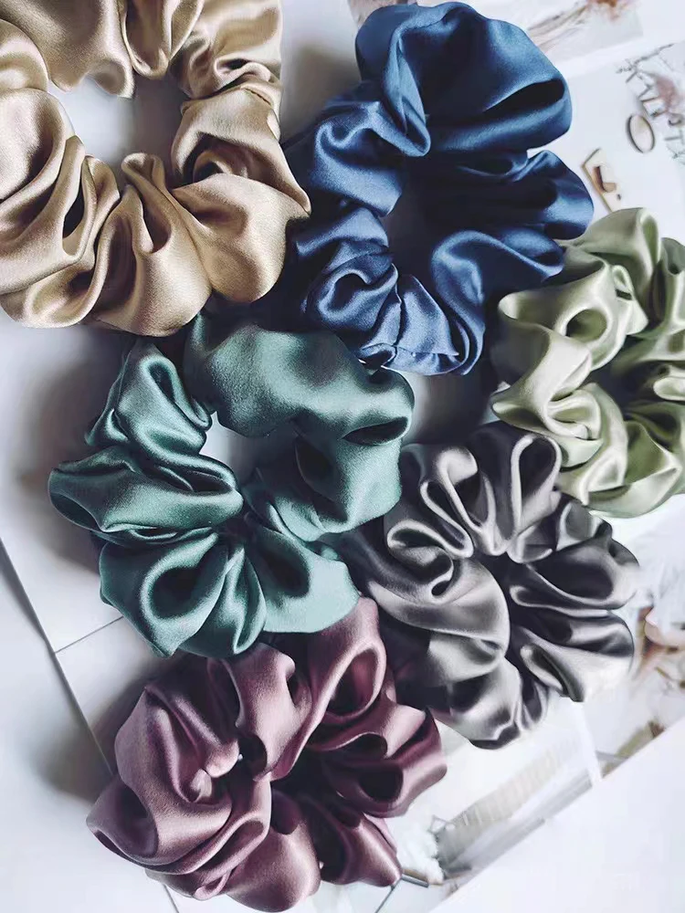 2024 Hot Sale Fashion Non-toxic hair ties 100% pure silk scrunchy hair bands silk like scrunchies with PVC bag