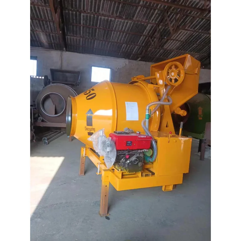 Mobile diesel mini portable soil electric self-loading cement concrete mixer