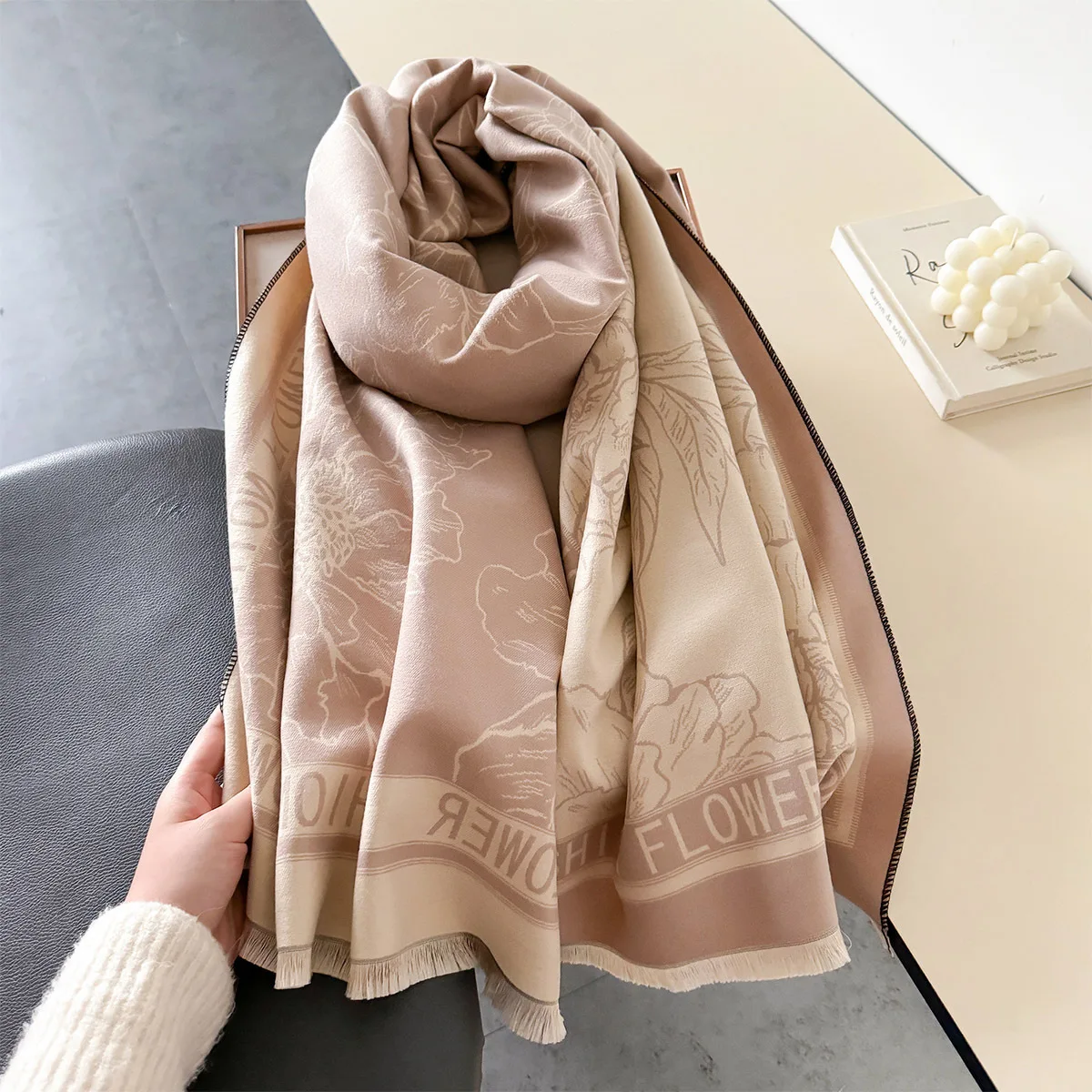 Newest Arrival Custom Logo Luxury Designer Flower Pattern Pashmina Shawl For Women Winter Warm Double-side Soft Cashmere Scarves