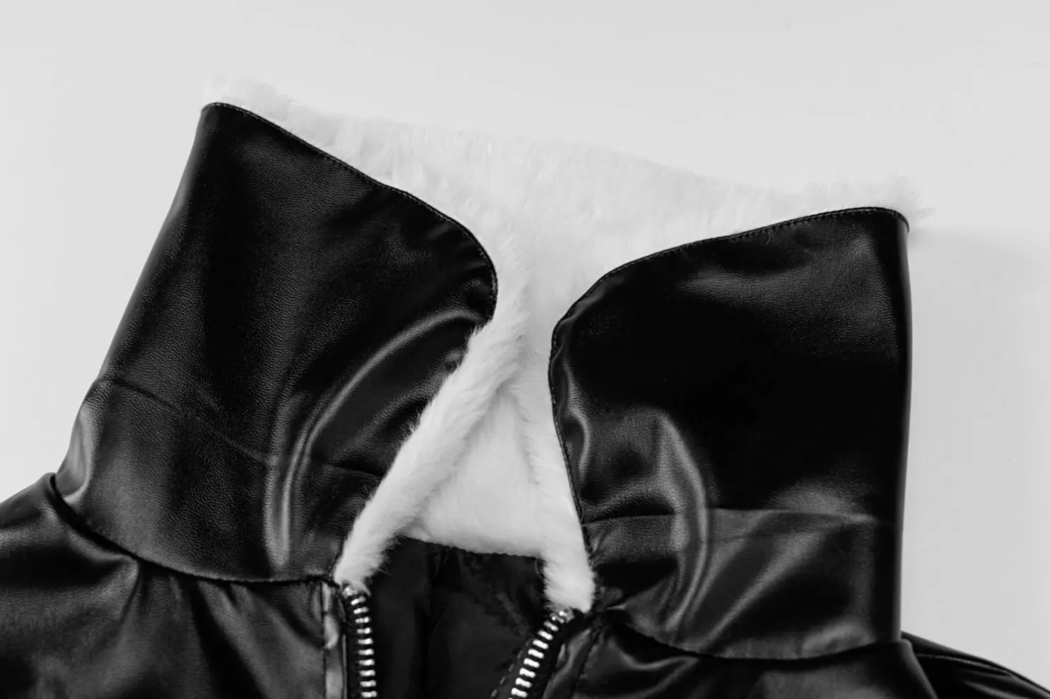 Leather Fur Turn Down Collar Long Sleeve Zipper Cropped Cotton Coats 2021 Winter Women Streetwear Windbreak Moto Jacket