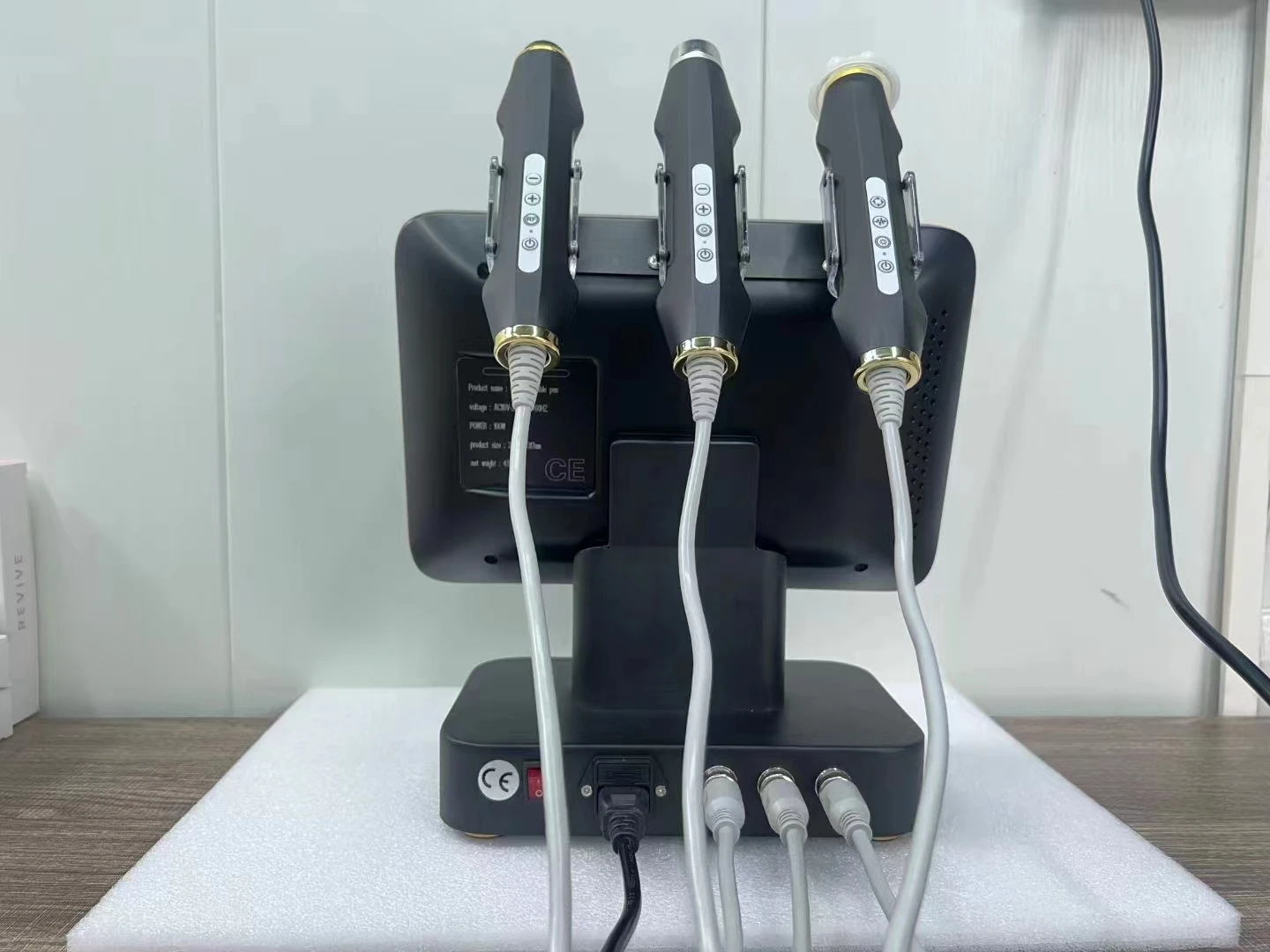 Wholesales oxygen bubble facial cleaning skin tightening with 3 handles water oxygen skin care facial beauty instrument