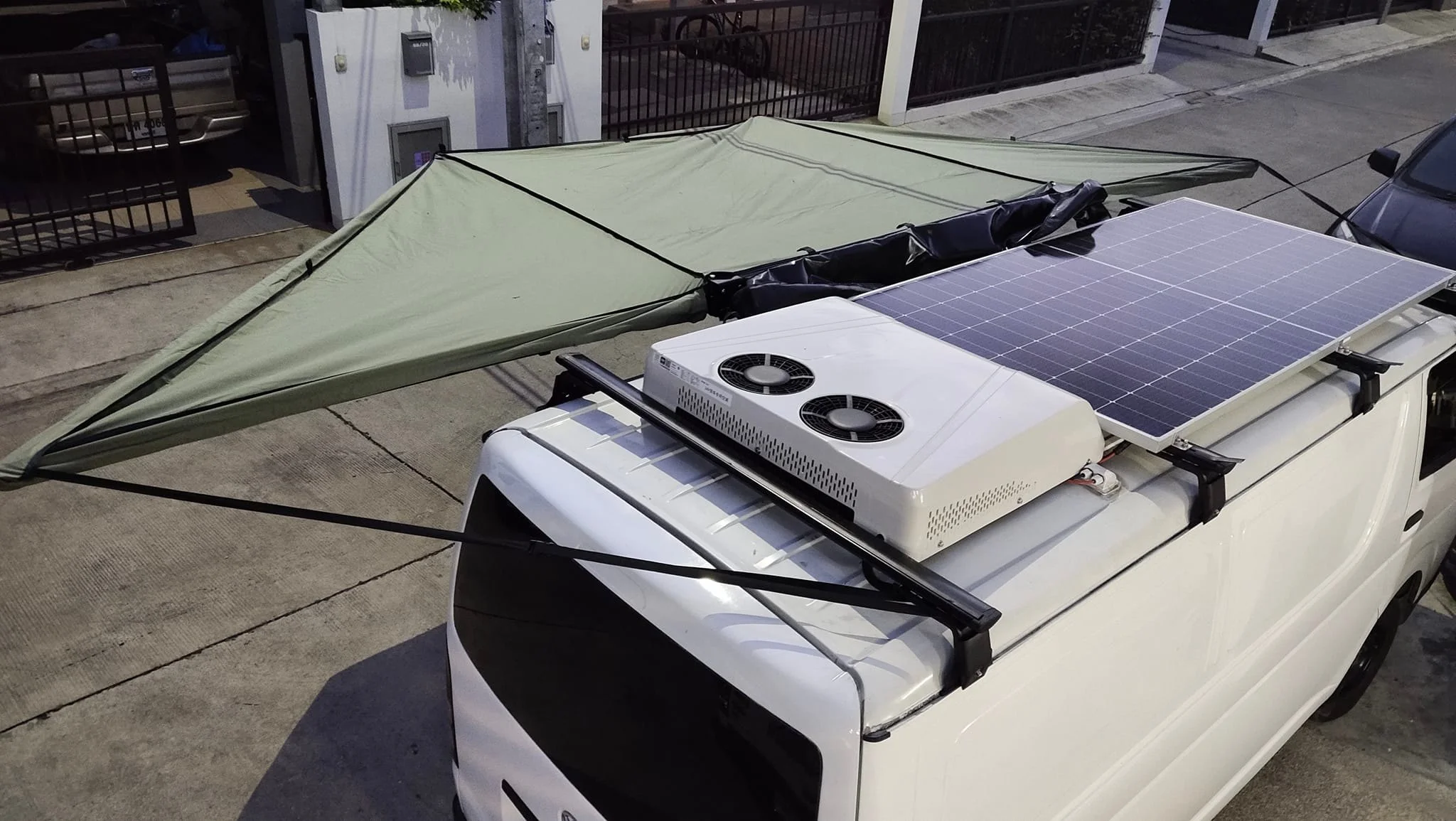HoYa New arrival Car Side Awning 180 Degree Off-road Camper Waterproof Bat wing Car Roof Side Awning Tent 180 degree awning
