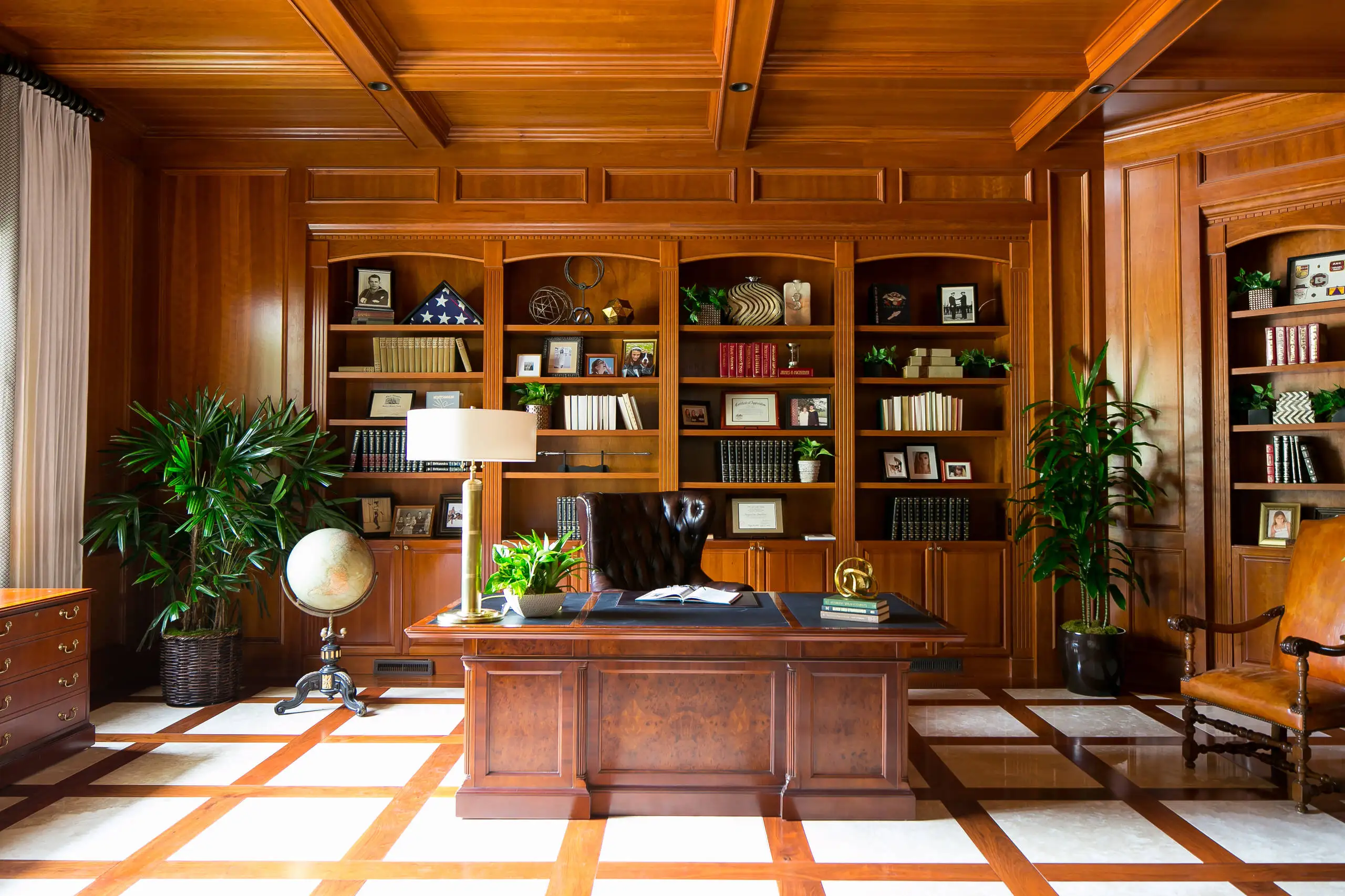 House Luxury Oak Bookcases Cabinet Furniture European Italian French Style Antique Walnut Solid Wooden Bookcase