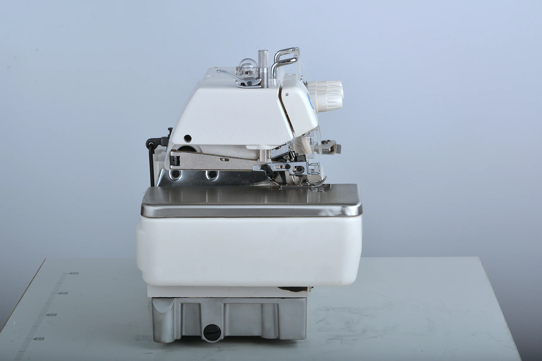 Hot Sale Hight Quality Medium Speed Overlock Sewing Machine